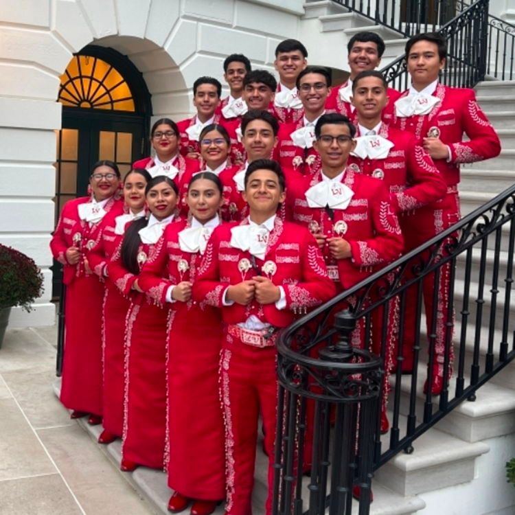 Mariachi Joya and Mariachi Paloma Azteca